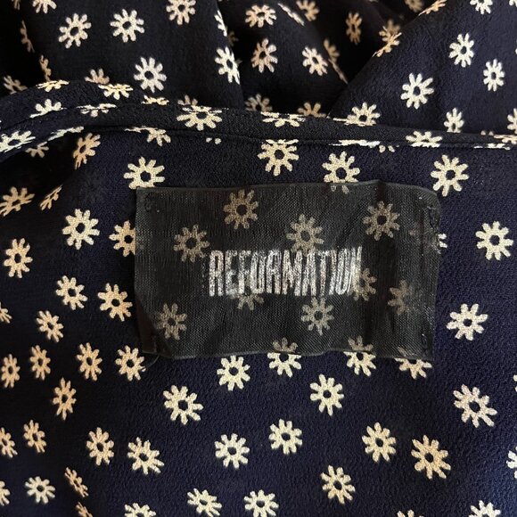 Reformation Size XS Daisy Print Wrap Mini Dress Sash Tie Navy Blue White - Picture 2 of 14